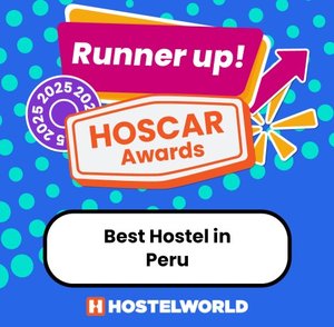 Mejor Hostel en Perú según Hostelworld 2025 otorgado a Pariwana Hostels.
