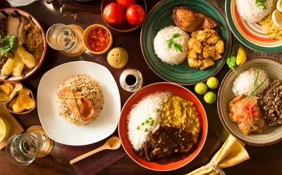 Peruvian cuisine dishes like ceviche, lomo saltado, and anticuchos, must-try foods in Peru.